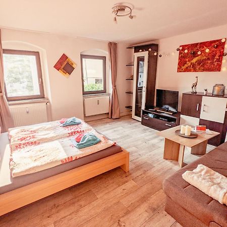Famzi - Urlaubsmagie - Familienwohnung Mit Gemeinschaftsgarten, -Sauna & -Pool Sebnitz Buitenkant foto