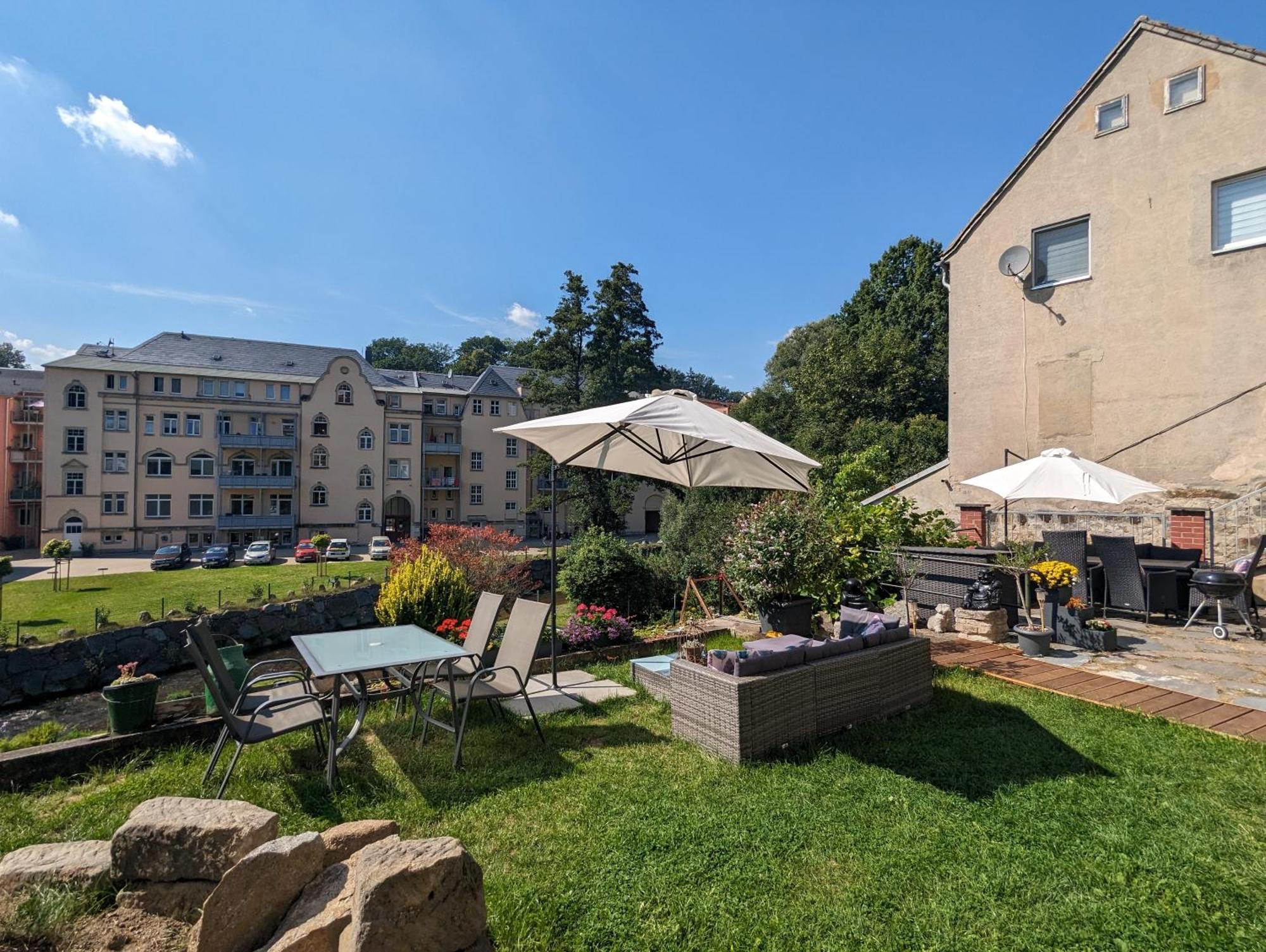 Famzi - Urlaubsmagie - Familienwohnung Mit Gemeinschaftsgarten, -Sauna & -Pool Sebnitz Buitenkant foto