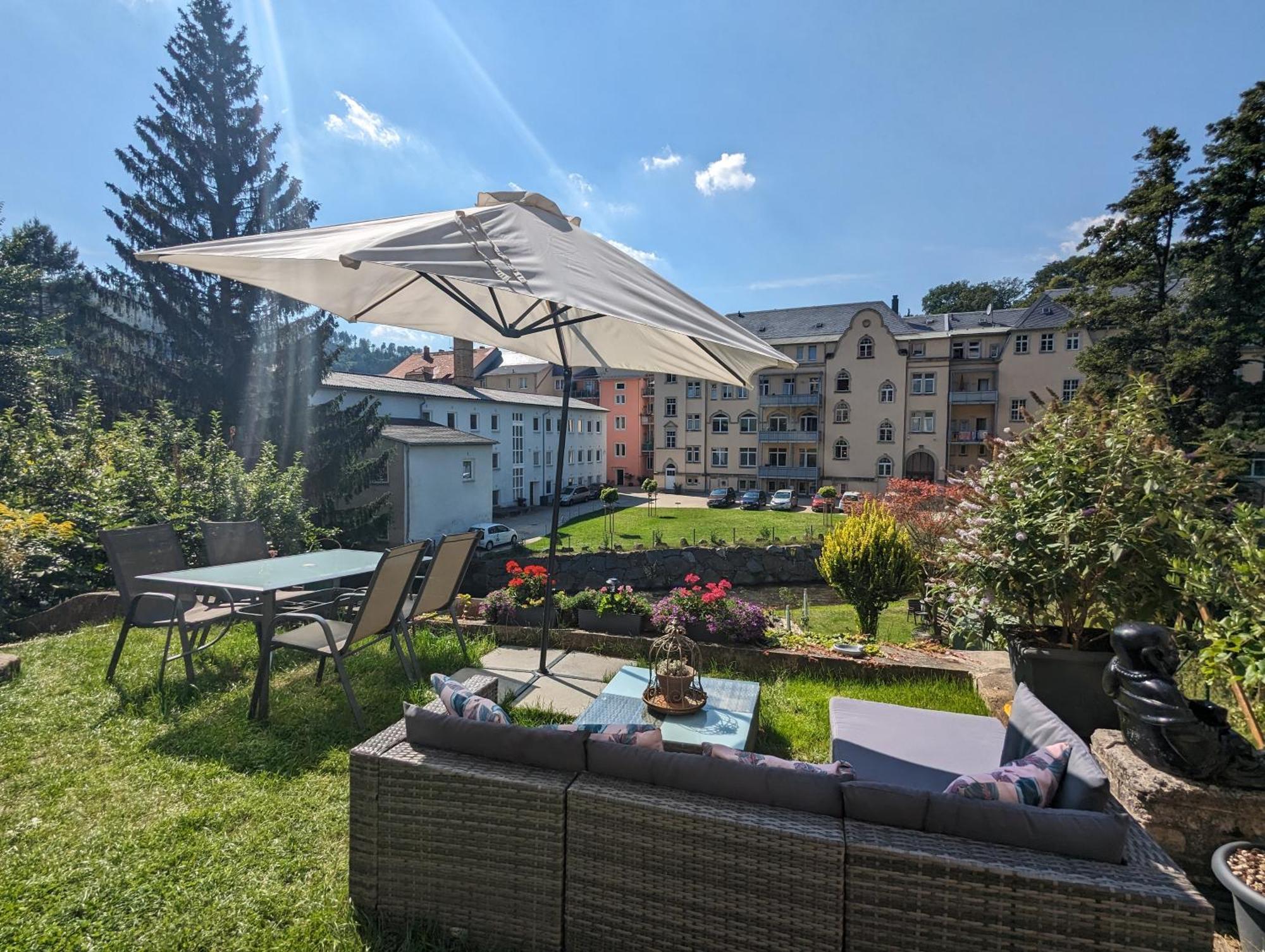 Famzi - Urlaubsmagie - Familienwohnung Mit Gemeinschaftsgarten, -Sauna & -Pool Sebnitz Buitenkant foto