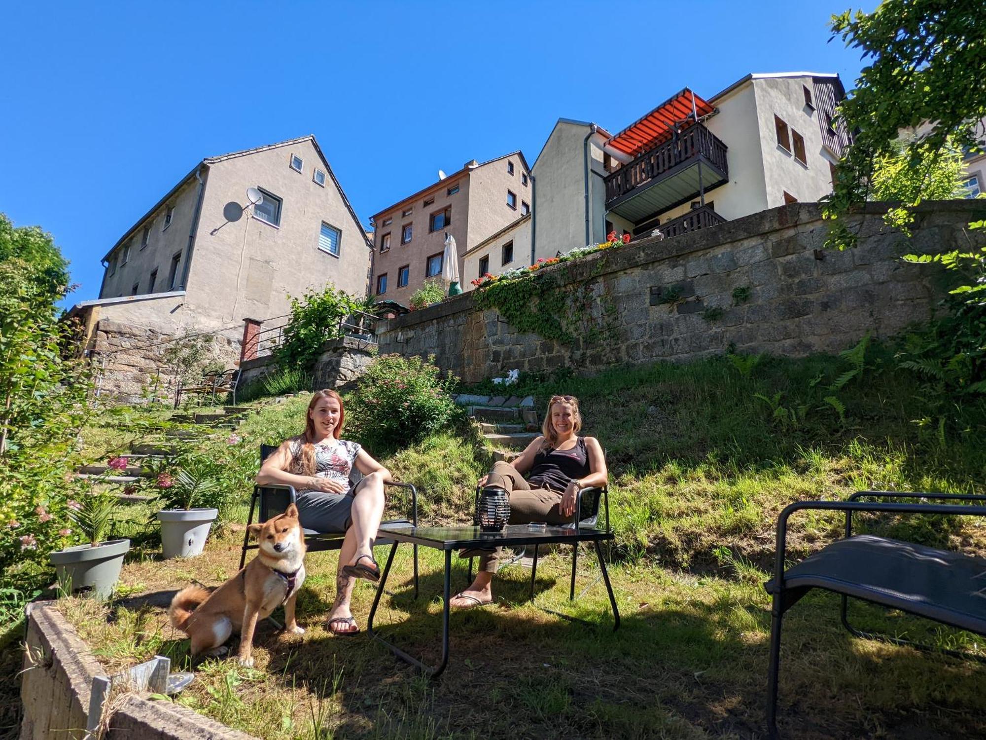 Famzi - Urlaubsmagie - Familienwohnung Mit Gemeinschaftsgarten, -Sauna & -Pool Sebnitz Buitenkant foto