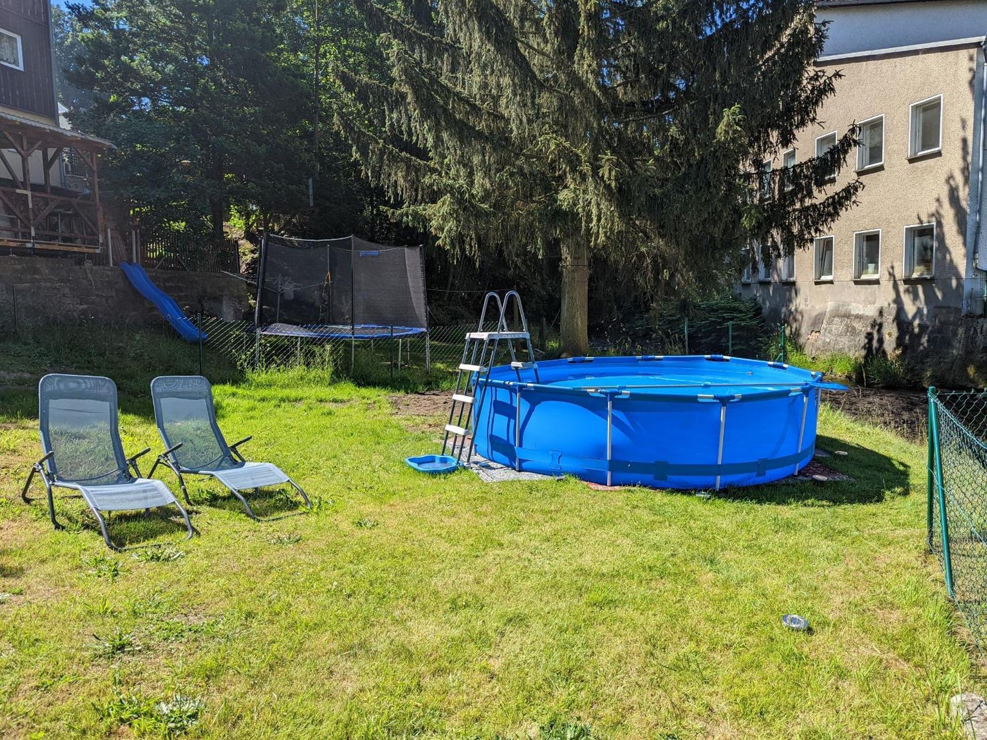 Famzi - Urlaubsmagie - Familienwohnung Mit Gemeinschaftsgarten, -Sauna & -Pool Sebnitz Buitenkant foto