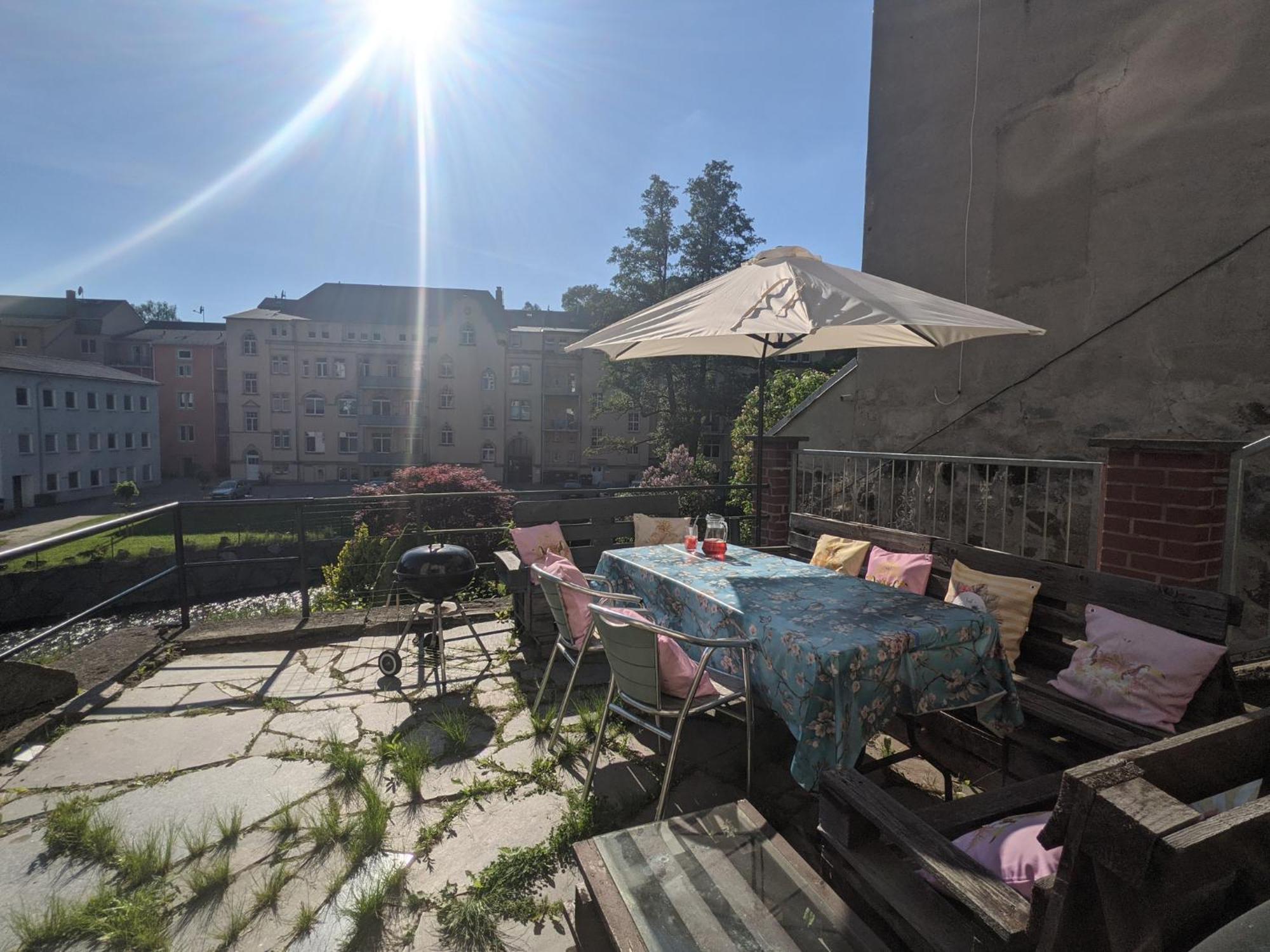 Famzi - Urlaubsmagie - Familienwohnung Mit Gemeinschaftsgarten, -Sauna & -Pool Sebnitz Buitenkant foto