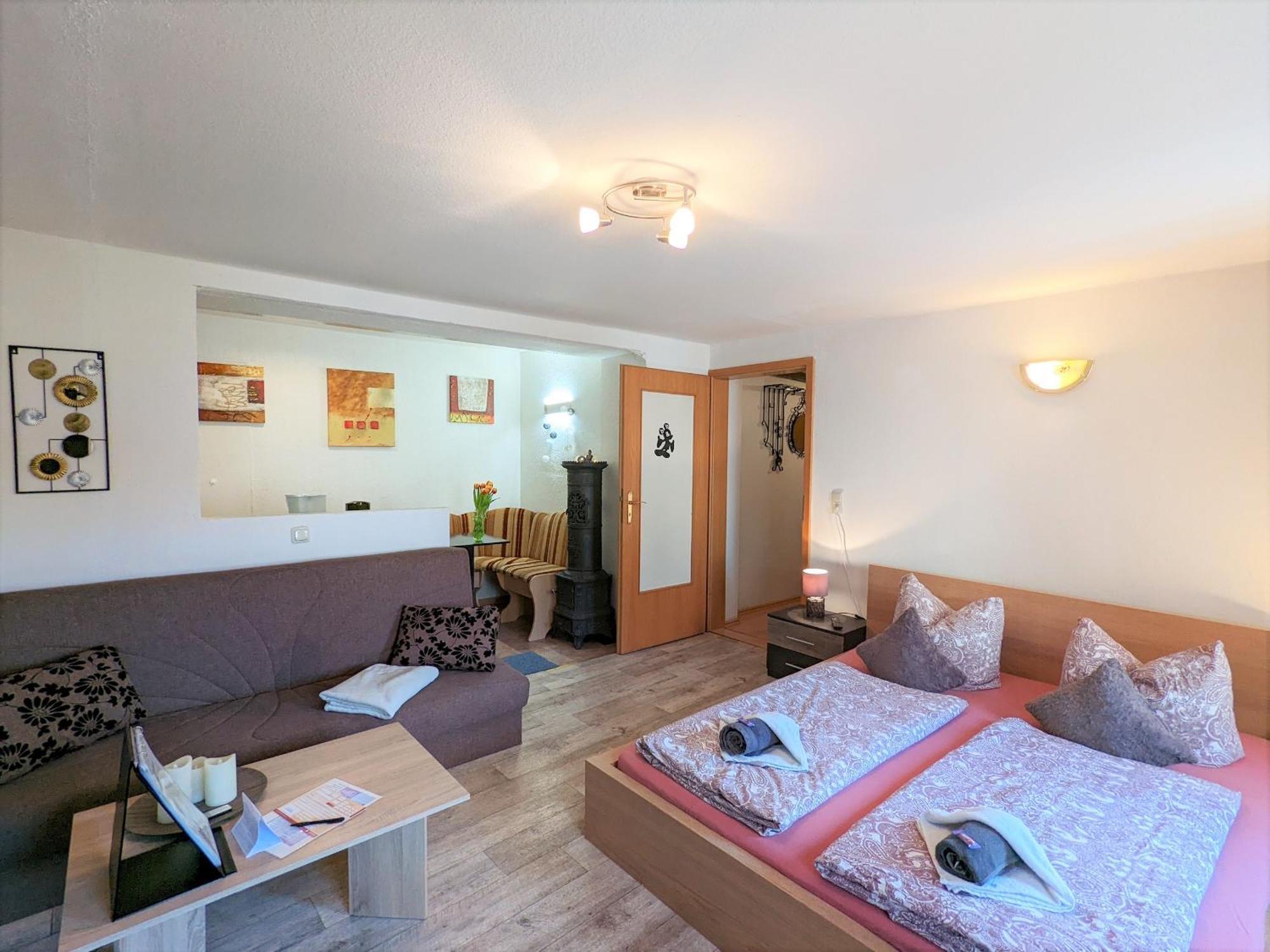Famzi - Urlaubsmagie - Familienwohnung Mit Gemeinschaftsgarten, -Sauna & -Pool Sebnitz Buitenkant foto