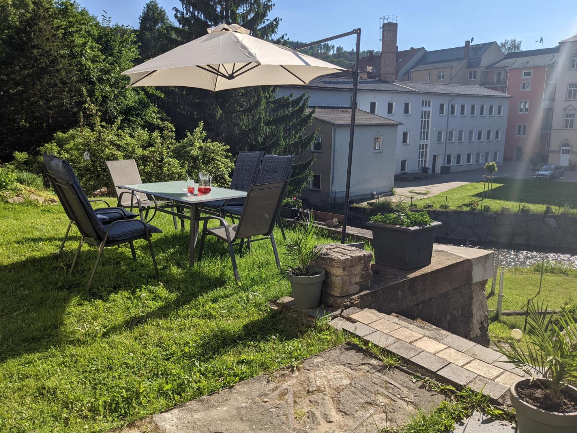 Famzi - Urlaubsmagie - Familienwohnung Mit Gemeinschaftsgarten, -Sauna & -Pool Sebnitz Buitenkant foto