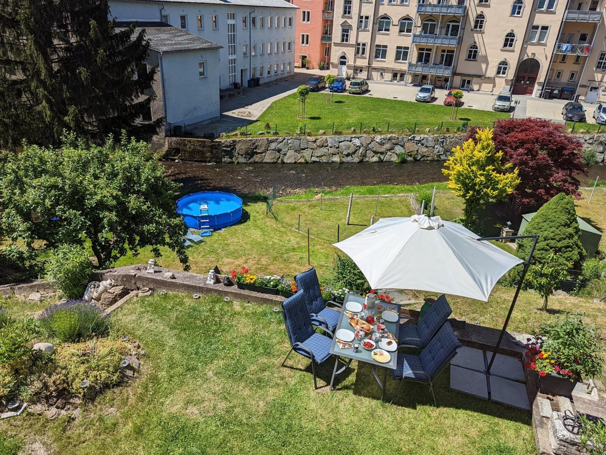 Famzi - Urlaubsmagie - Familienwohnung Mit Gemeinschaftsgarten, -Sauna & -Pool Sebnitz Buitenkant foto