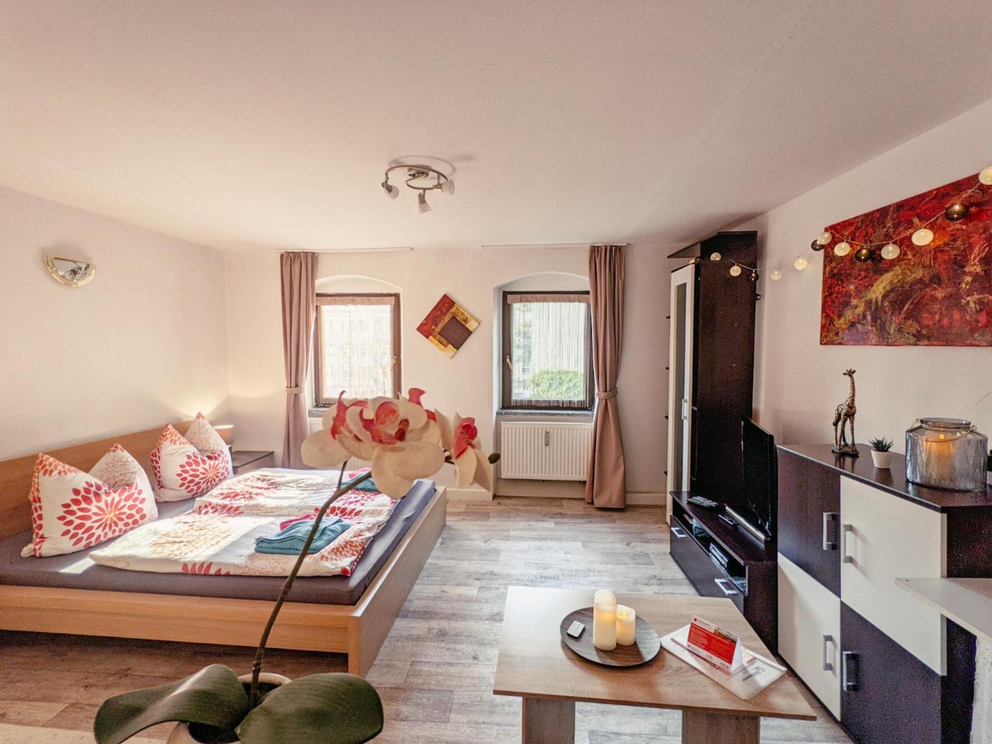 Famzi - Urlaubsmagie - Familienwohnung Mit Gemeinschaftsgarten, -Sauna & -Pool Sebnitz Buitenkant foto